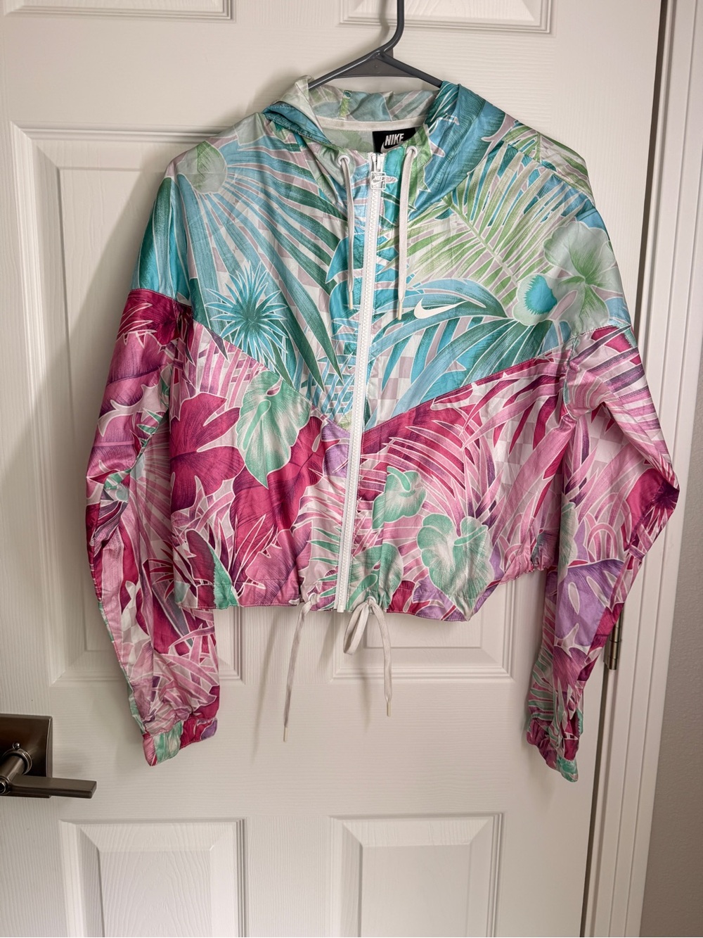 Cropped Nike tropical floral windbreaker